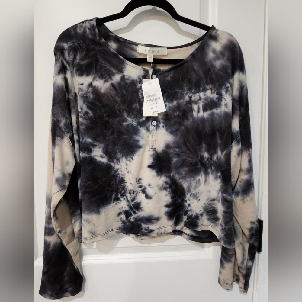 NWT Row.a Top size XL